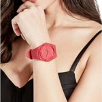 GUESS U0979L3 Red Silicone Casual Watch - A Sporty Timepiece Infused with Modern Elegance! 🕰️🌟