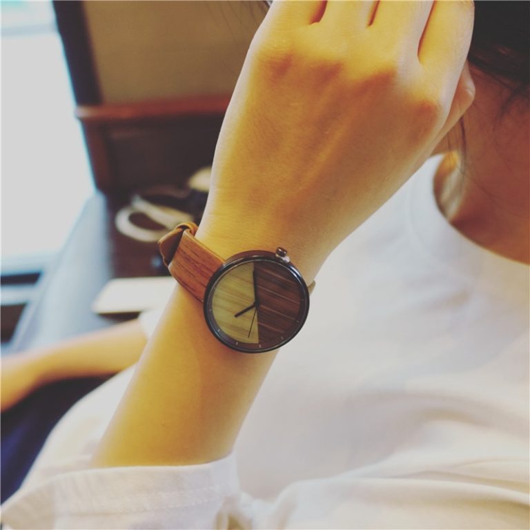 New Stitching design Wood grain watches Simple wooden vintage female clock