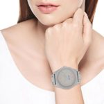 Nine West Women's Watchme  Analog Display Japanese Quartz Watch