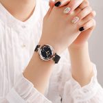 Analog Ladies Wrist Watch with Date Casual Luminous