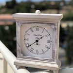 Tasse Verre Rustic Shelf Clock: Timeless Farmhouse Decor for Home and Office