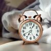 Loud and Silent Alarm Clock with Large Numbers – Perfect for Heavy Sleepers, Kids, and Offices, Compact Retro Design with Night Light and Non-Ticking Mechanism