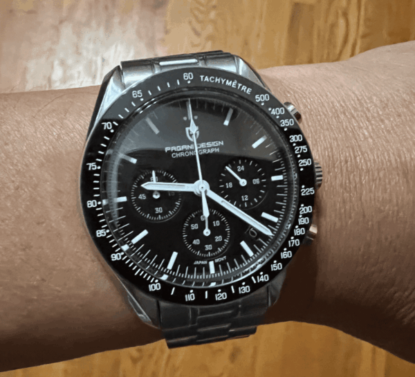 Sleek and Stylish: Men's Automatic Chronograph Sapphire Wristwatch Sleek and Stylish: Men's Automatic Chronograph Sapphire Wristwatch