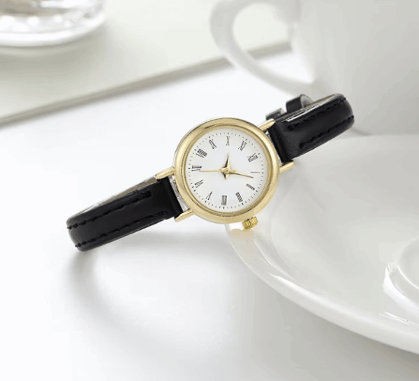 Elegant Women’s Vintage Watch – Retro Oval Dial 2 Elegant Women’s Vintage Watch – Retro Oval Dial & PU Leather Strap, Perfect for Everyday Fashion