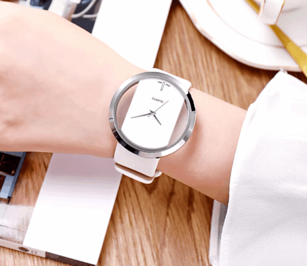 Elegant Women’s Vintage Watch – Retro Oval Dial & PU Leather Strap, Perfect for Everyday Fashion Vintage women’s watch with an oval dial and black PU leather strap, perfect for adding retro elegance to everyday outfits